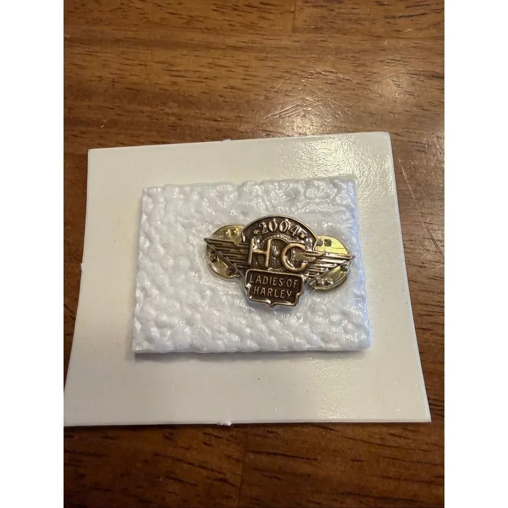 Vintage 2004 Harley Davidson HOG Owners Group Ladies of Harley Women's Vest Pin